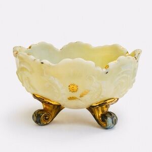 Antique Northwood Louis XV Custard Glass Footed Berry Bowl Uranium Gold Gilt